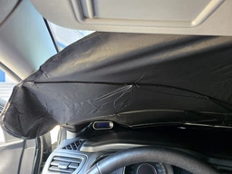 Парасолька автомобільна на лобове скло з чохлом 130х75 см сонцезахисний екран шторка для авто фото від покупців 2