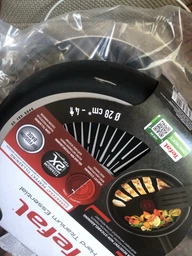 Сковорода Tefal Hard Titanium Essential 28 см (C3880642)