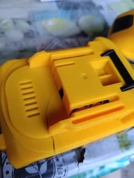 Професійна пилка DeWalt DCM775N (48V, 6Ah) Безщіткова пилка 40см з автоматичним змащенням та працює від 2х АКБ фото від покупців 2