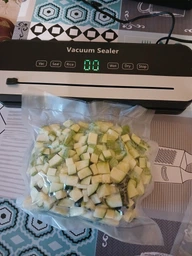 Вакууматор побутовий Vacuum Sealer для продуктів – кухонний вакуумний пакувальник для дому фото від покупців 2