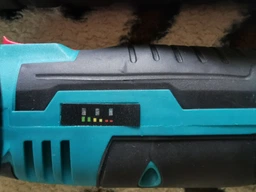 Болгарка акумуляторна портативна кутова UKC 500W з двома дисками 76 мм 12V міні шліфувальна машина бездротова шліфмашинка для різання та шліфування металу пластику плитки дому ремонту та будівнцитва міні болгарка з 2 акумуляторами та валізою Синя фото від покупців 2