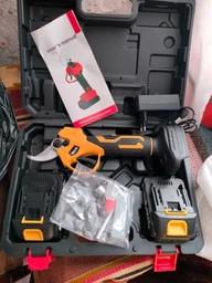 Аккумуляторный секатор кусторез VOLLYX садовый электрический 21V, электросекатор, аккумуляторные садовые ножницы в кейсе + 2 аккумулятора и кейс, желтый фото от покупателей 2