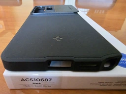 Чохол Spigen Optik Armor Case для Samsung Galaxy S26 Ultra Black (ACS10687) фото від покупців 4