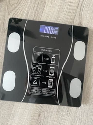 Ваги підлогові смарт розумні скляні для дому Scale one Black електронні фітнес Bluetooth з додатком для смартфона 180 кг рожеві фото від покупців 1