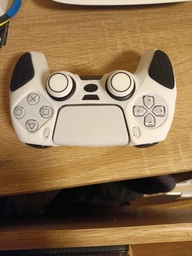 Качественный защитный силиконовый чехол Rubber Protective (Black/White) для геймпада DualSense Sony PlayStation 5 (PS5) + накладки на стики [437156126] фото от покупателей 2