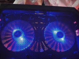 Настольная охлаждающая подставка для ноутбука 17 диогональ с RGB подсветкой и двумя вентиляторами S900