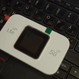 Портативный модем с экраном 4G/5G Wireless Mobile Wi-Fi Pro MF68E 300Mbps, 3000mAh Белый фото от покупателей 1