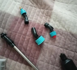 Аккумуляторный садовый опрыскиватель телескопический 1800 mAh с USB зарядкой и 3 насадками ручной портативный электроопрыскиватель для полива и мытья и ухода за растениями фото от покупателей 1