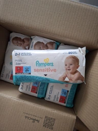 Упаковка детских влажных салфеток Pampers Sensitive 80 шт х 12 пачек (960 шт) (8006530134668) фото от покупателей 1