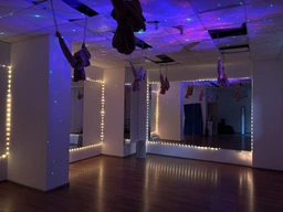 Светодиодная лента LED RGB Bluetooth 100 LED гирлянда умная с приложением 10 метров фото от покупателей 3