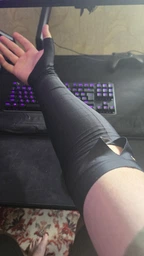 Ігровий рукав з пальцем KIBU Gaming Sleeve Finger Hole L