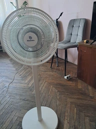 Напольный вентилятор Remzona SEF-02WT 60W с пультом управления комнатный 3 скорости настольный кондиционер для дома и офиса мощный бытовой комнатный с охлаждением белый фото от покупателей 4