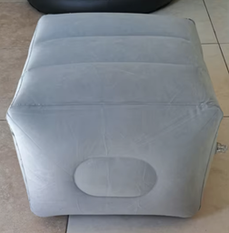 Надувная подушка для ног на 3 уровня Inflatable трехслойная дорожная подставка - пуф под ноги для дома / путешествий / туризма / офиса, 43х40х30 см, серая (110202542)