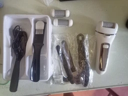 Електрична пилка пемза для ніг та п'яток для педикюру 18 в 1 з LCD дисплеєм електро акумуляторна + 3 насадки, біла фото від покупців 10
