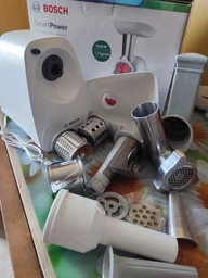 Мясорубка Bosch MFW2517W с насадкой соковыжималкой
