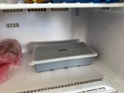 Силіконова форма Rztk Ice Cube для заморожування льоду і запікання з кришкою на 8 кубиків 5 х 5 х 5 см (IC8) фото від покупців 1