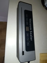 Вакууматор побутовий для продуктів їжі з дисплеєм та різаком Vacuum Sealer 120W вакууманий пакувальник автоматичний + 10 пакетів фото від покупців 7