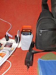 Повербанк Power bank 100000 mAh USB, Type-C, MicroUSB с Led-дисплеем, быстрой зарядкой и встроенными кабелями, белый