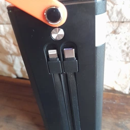 Повербанк Power bank 100000 mAh USB, Type-C, MicroUSB с Led-дисплеем, быстрой зарядкой и встроенными кабелями, белый