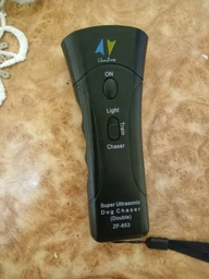 Відлякувач собак ультразвуковий захист від собак пристрій ультразвук для відлякування дресирування тренування портативний на батарейці 25 КГц фото від покупців 3