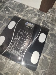 Весы напольные смарт умные стеклянные для дома Scale one Black электронные фитнес Bluetooth с приложением для смартфона 180 кг белые фото от покупателей 3