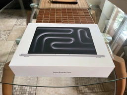 Ноутбук Apple MacBook Pro 14" M5 Pro 24/2TB 2026 (MJLV4UA/A) Silver фото від покупців 4