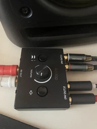 Двухсторонний аудио сплиттер-свитч Addap AS01, с RCA стерео сигналом на 2 канала, 2в1 звуковой переключатель + коммутатор фото от покупателей 1