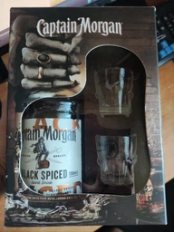 Алкогольный напиток на основе Карибского рома Captain Morgan Spiced Black 0.7 л 40% + 2 чарки (4820178650533_G)