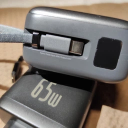 Повербанк 30000 mAh 65W для ноутбука Foneng PX128 с LED дисплеем и быстрой зарядкой PD/QC USB-C порт встроенный кабель Type-C универсальный мощный портативный повербанк 30 000 power bank павербанк для телефона iPhone Samsung роутера планшета серый фото від покупців 1