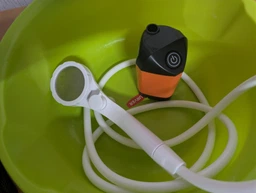 Душ портативний туристичний акумуляторний 6000 mAh з насосом похідний польовий переносний для кемпінгу, походів фото від покупців 9