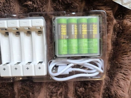 Зарядное устройство Soshine Chocolate-1.5V Set (New)+4 Li AA 3900mWh, AA/AAA Li-Ion, USB, LED, 4ch, Box
