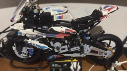 Конструктор мотоцикл BMW M 1000 RR 1:5, 1920 деталей, коллекционная техническая модель. 42130