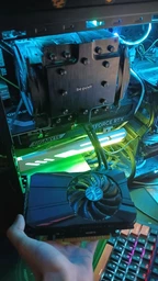 Видеокарта GF RTX 5070 12GB GDDR7 Windforce SFF Gigabyte (GV-N5070WF3-12GD) фото от покупателей 4