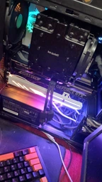 Видеокарта GF RTX 5070 12GB GDDR7 Windforce SFF Gigabyte (GV-N5070WF3-12GD) фото от покупателей 3
