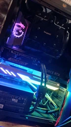Видеокарта GF RTX 5070 12GB GDDR7 Windforce SFF Gigabyte (GV-N5070WF3-12GD)