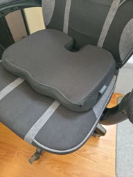 Ортопедическая подушка для сидения JoyPoint Coccyx Comfort на стулья авто кресла водителя в машину табуретки анатомическая эргономическая автомобильная сидушка бустер под попу с еффектом памяти мемори при геморрое на офисное кресло сиденье автомобиля