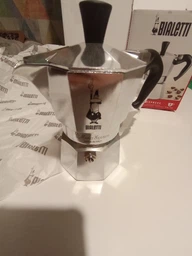 Гейзерна кавоварка Bialetti Moka Express на 3 чашки 130 мл червона (8006363018388)