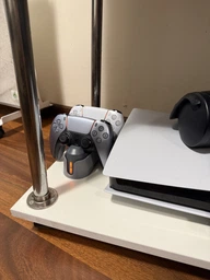 Зарядная станция Dobe TP5-1501X (30th Anniversary Limited Edition) для геймпадов Sony DualSense / DualSense EDGE (PS5) c индикатором заряда фото от покупателей 1
