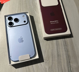 Чохол для смартфона Apple iPhone 18 Pro Silicone Case with MagSafe Black (MK8Y4ZM/A) фото від покупців 1