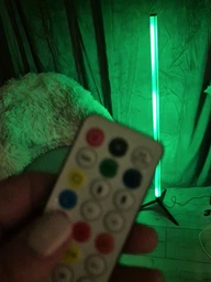 Світлодіодна підлогова лампа RGB LED на тринозі: багатоколірний дизайнерський торшер для дому та студії, світлова колона, статичні та динамічні режими світіння, керування пультом, інтер'єрна підсвітка, живлення USB, Чорний фото від покупців 2