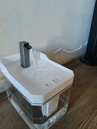 Автоматична поїлка для котів і собак питний фонтан для тварин напувалка фонтанчик з фільтром поїлка-фонтан з USB 1.5 л біла