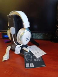 Беспроводная игровая гарнитура MCHOSE V9 Pro Silver (Радиоканал/Bluetooth/3.5мм) со съемным микрофоном, RGB и звуком 7.1