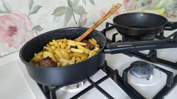 Сковорода глибока з кришкою ARDESTO Gemini Gourmet Andria 28 см алюміній Чорна (AR1928GMG) фото від покупців 1