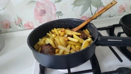 Сковорода глибока з кришкою ARDESTO Gemini Gourmet Andria 28 см алюміній Чорна (AR1928GMG)