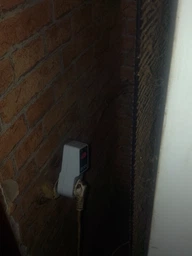 Реле напруги XON VoltProtect з дисплеєм розеткове цифрове 15 А 140–210 В / 230–270 В (XVPDE0015W 5450) фото від покупців 1