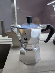 Кофеварка гейзерная Bialetti Moka Express на 6 чашек 270 мл Черная (8006363018418) фото от покупателей 1