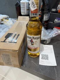 Алкогольний напій на основі Карибського рому Captain Morgan Spiced Gold 0.2 л 35% (5000281025346)