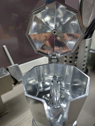 Кавоварка гейзерна Bialetti Moka Express на 9 чашок 420 мл срібляста (990001165)