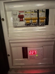 Зарядна станція Deye SUN-BK250 / 2500 Вт / 2560 Вт⋅год / LiFePO4 (SUN-BK250-2.56KWH-EU-AM4-18L) фото от покупателей 10