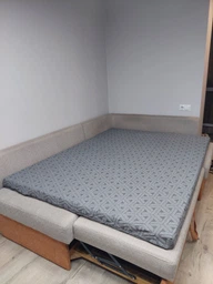 Матрас-топпер высотой 8 см в сером чехле. Размер 140*190 см. Подушка 50*70 см в подарок